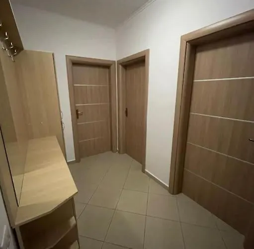 Lovely 2 Bedroom Unit With View 格勒姆