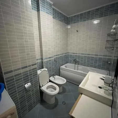 Appartamento Lovely 2 Bedroom Unit With View Golem (Tirana)