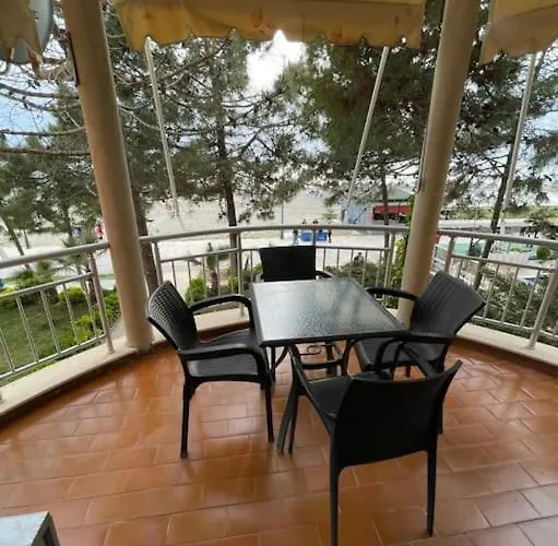 Lovely 2 Bedroom Unit With View Appartamento